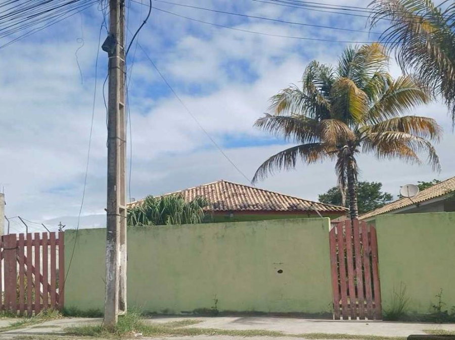 Casa em Condomínio com 4 Quartos e 176m²