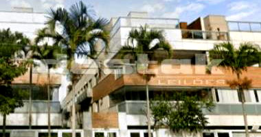 Apartamento na Barra da Tijuca com 1 vaga e lazer completo