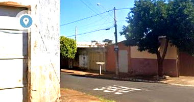 Galpão Comercial Esquina com 250m² de Terreno