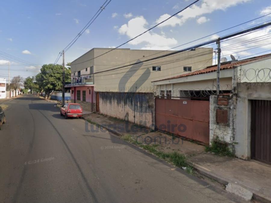 Casa com 2 quartos, 1 suíte, 160,57m², desocupada