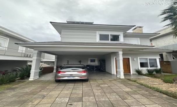 Casa com 3 suítes, 4 banheiros, 4 vagas e 227,14 m² construída