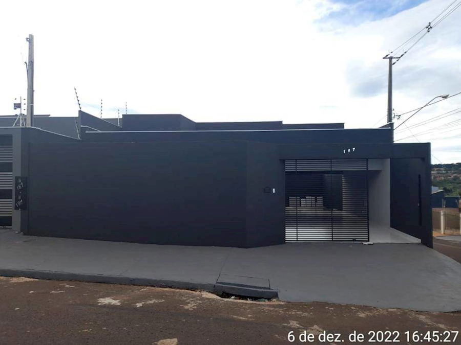 Casa padrão com 3 quartos, 1 banheiro, 1 vaga, 90,75m² construída