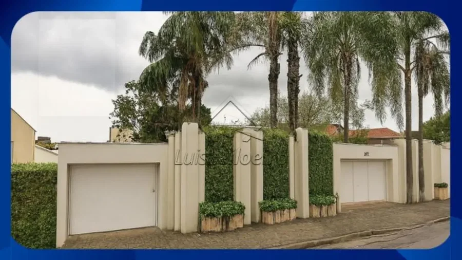 Casa com 4 quartos e 2 banheiros, área construída de 200m²