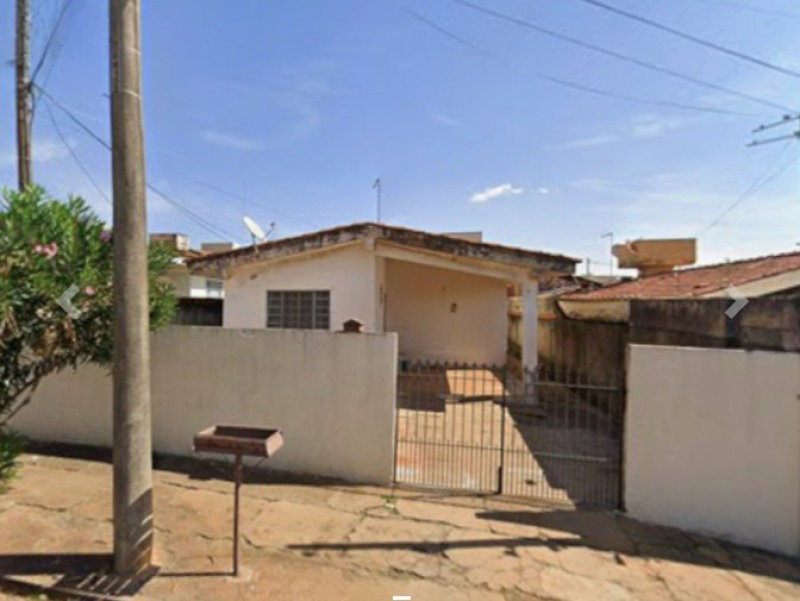 Casa com 3 quartos, 1 banheiro e 126,18m² construídos