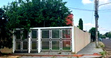 Casa espaçosa com 4 quartos, 4 banheiros e 146,88 m² construída