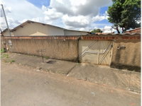 Casa com 254m² construída e 320m² de terreno, imóvel