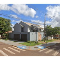 Sobrado com 3 quartos, 2 banheiros, área construída 190m²