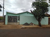 Casa em Porecatu com 30,6 m² e terreno amplo