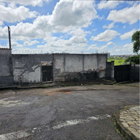 Casa de 2 andares com 558 m², salão de festas e garagem