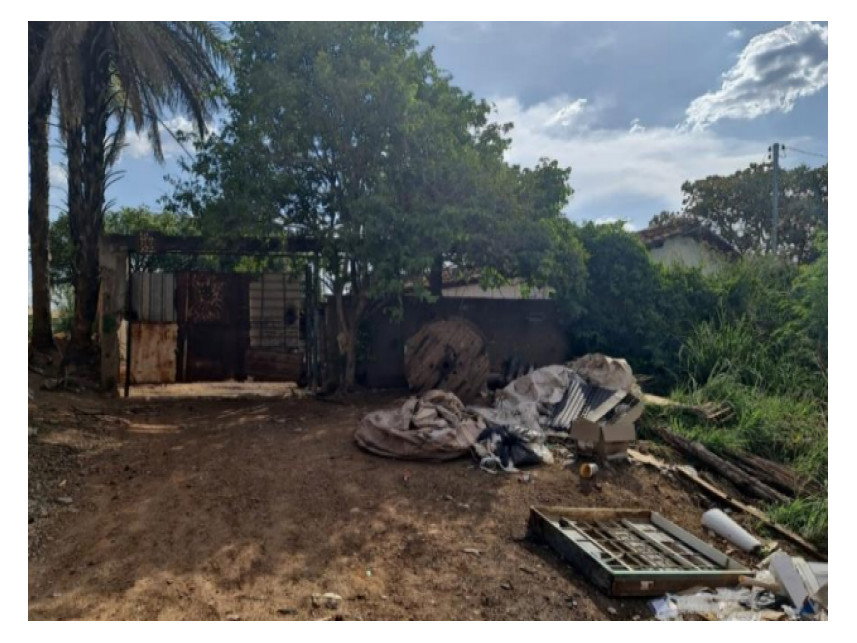 Casa Ocupada com 612m² de Terreno em Leilão