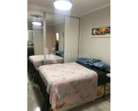 Apartamento reformado com 2 quartos e 1 banheiro