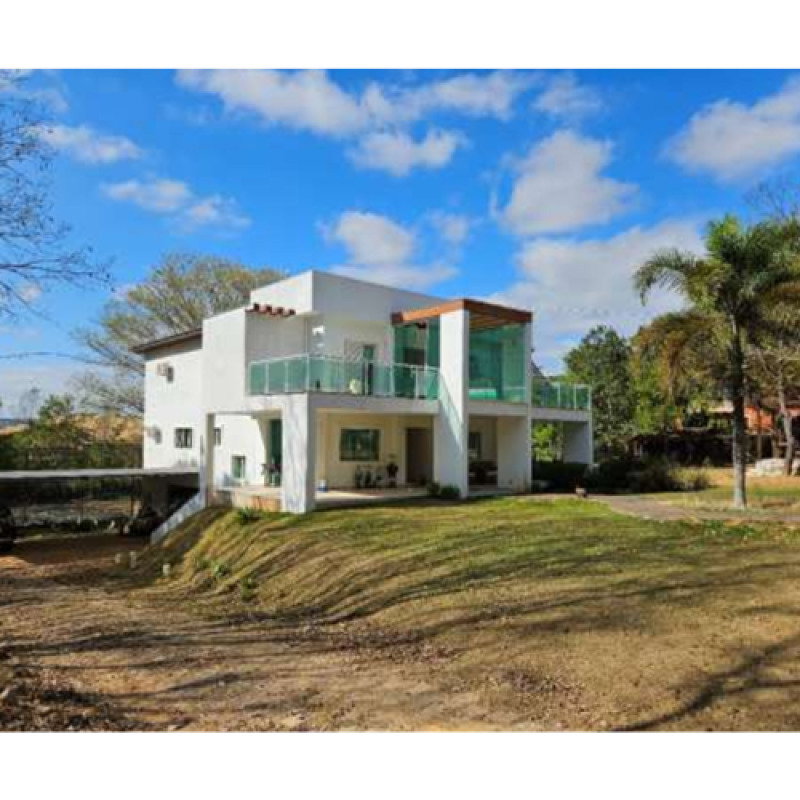Residência Luxuosa em Itu/SP com 5 Suítes e Ampla Área de Lazer