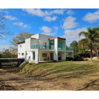 Residência Luxuosa em Itu/SP com 5 Suítes e Ampla Área de Lazer