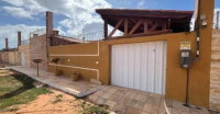 Casa 3 quartos, 3 banheiros, 225m² terreno, 209m² construída, com piscina