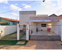 Casa com 38m² construídos em terreno de 250m², ocupada