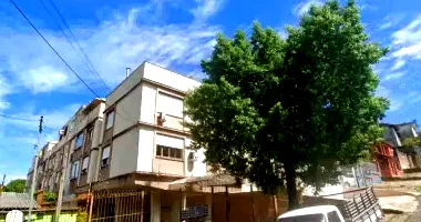 Apartamento com 2 quartos em Porto Alegre