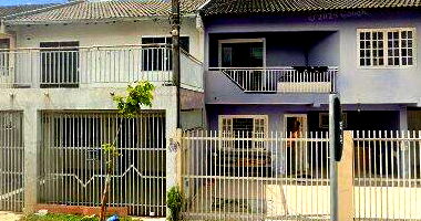 Casa aconchegante com 3 quartos, 2 banheiros e 102m² construída