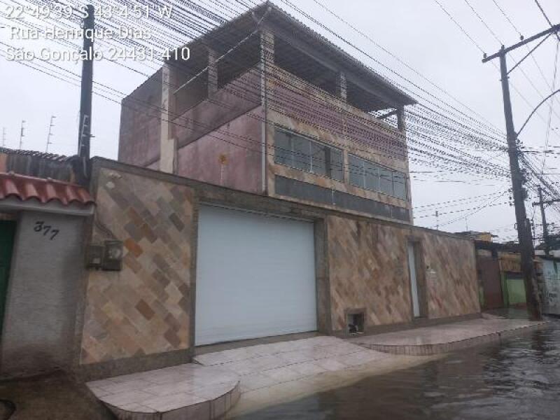 Casa com 204m², 1 vaga, em ótimo estado