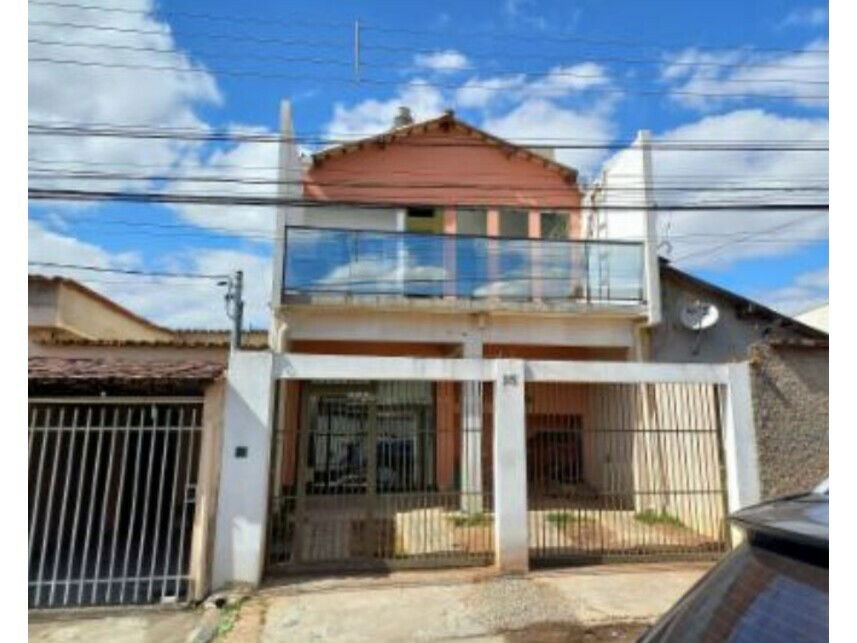 Casa Desocupada com 201,45m² em Contagem/MG