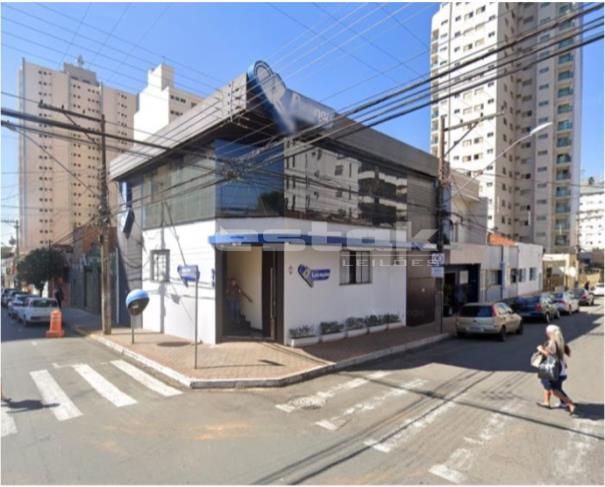 Prédio Comercial com 4 salas e 2 banheiros
