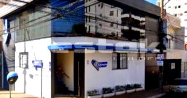 Prédio Comercial com 4 salas e 2 banheiros
