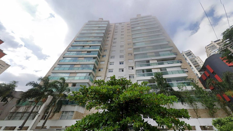 Apartamento com 2 Quartos e 2 Vagas em Condomínio Fechado