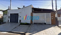 Casa com 5 cômodos e corredor, terreno 300m², construída