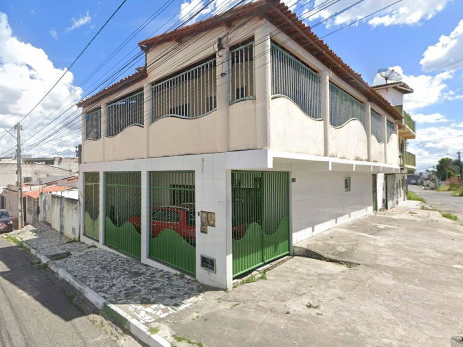 Casa em Construção com 4 Quartos em Feira de Santana - BA