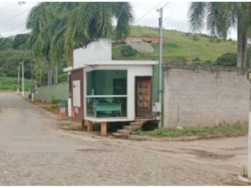 Terreno amplo de 4.114m², lote ideal para investimento, ocupado