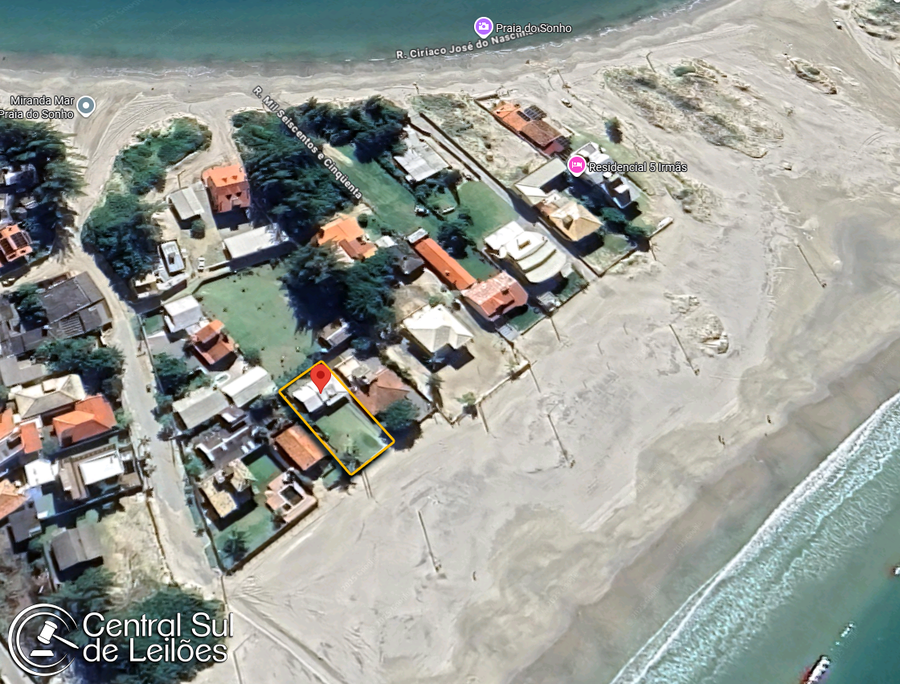 Terreno com 429,87m² na Praia da Pinheira