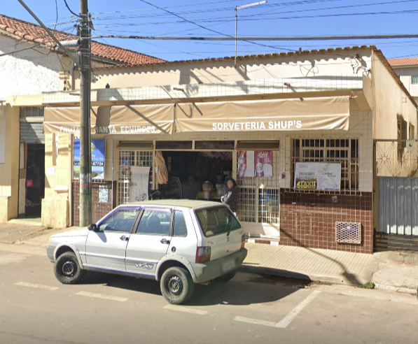 Prédio Comercial com 162m² em Careaçu/MG