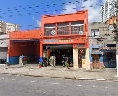 Galpão comercial com 1.370m² de área construída