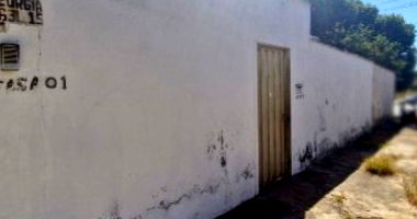 Terreno com 550m² e 4 casas em Goiânia