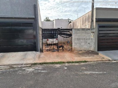 Casa com 2 quartos, 1 banheiro e 65,65 m²