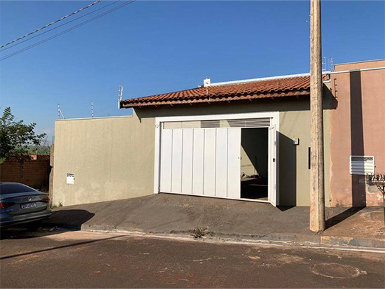 Casa com 3 vagas, 79,36m² construídos, ocupada