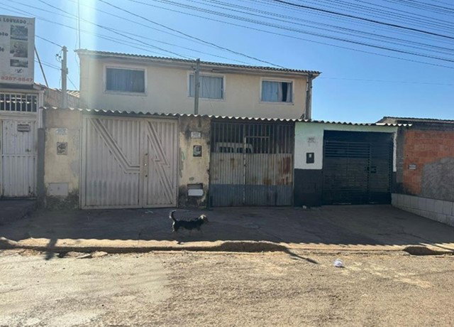 Casa 2Q em Condomínio - Ocupada