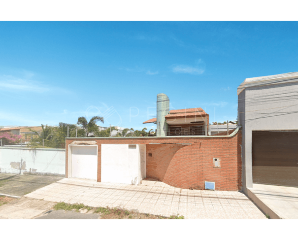 Casa residencial ampla com 4 quartos e 416,63m² construída, imóvel ocupado