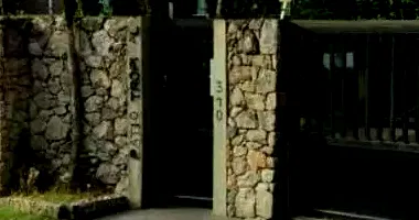 Apartamento Ocupado com 2 Quartos e 1 Vaga em Leilão