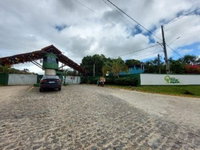 Casa com 4 quartos e 3 banheiros, 394,12 m², desocupada