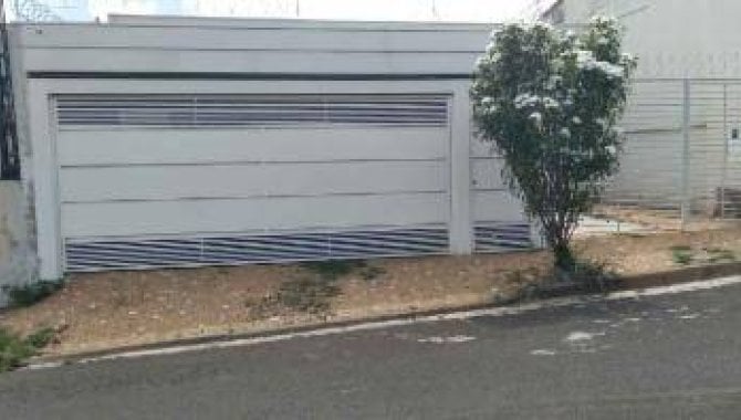 Casa com 3 quartos e 5 banheiros em Marília/SP