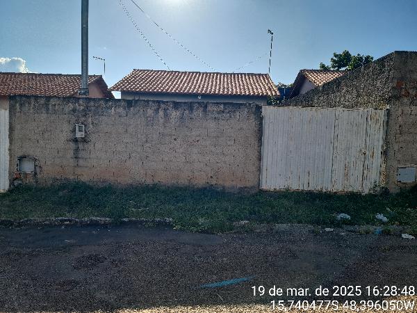 Casa 2 quartos, 1 banheiro, 51m² construída, terreno 180m²