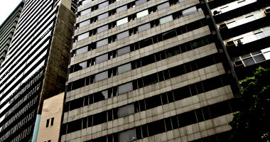 Salas Comerciais amplas com 1048m², locadas, 4 banheiros, 4 vagas