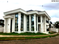 Casa com 373,99m² em Condomínio Fechado