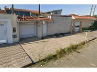 Casa ocupada com 3 quartos, 4 banheiros e 138 m² construída
