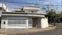 Casa com 3 quartos em Botucatu - SP