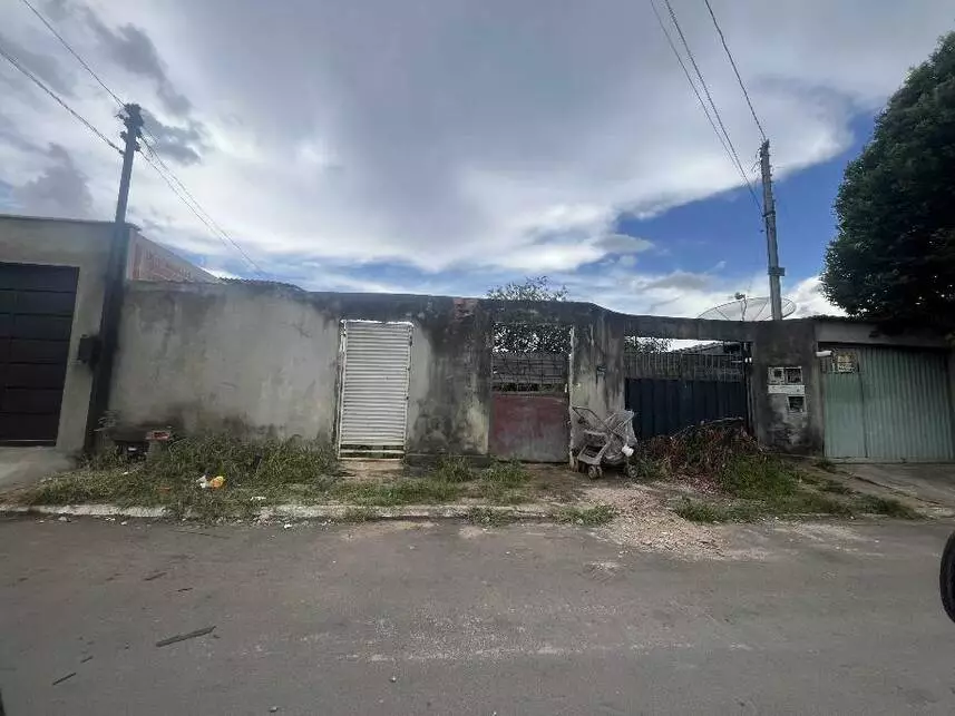 Casa em Leilão com 2 Quartos e 2 Vagas em Goiânia