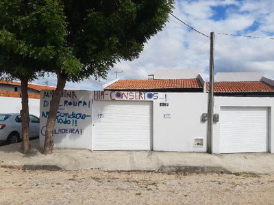 Casa com 2 quartos, 1 vaga e 62,73 m²