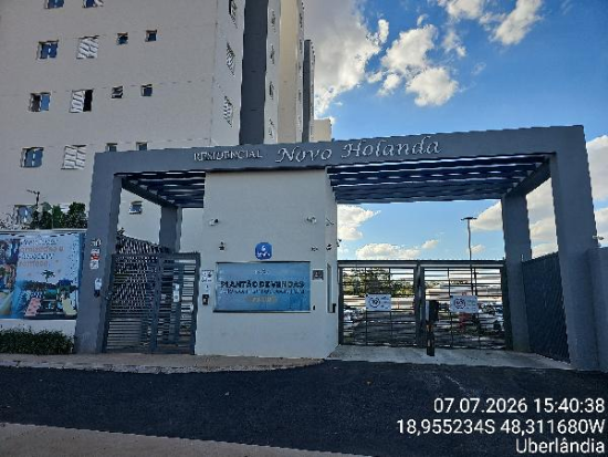 Apartamento com 2 Quartos e 2 Banheiros em Uberlândia
