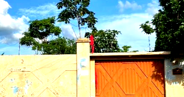 Casa com 3 quartos, 1 banheiro, 175,71 m² construída, ocupada