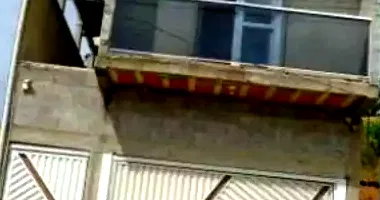 Casa com 2 casas e garagem, 198m² construída, imóvel ocupado